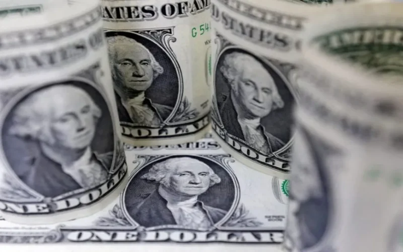 قفزة قياسية في سعر الدولار وسط تصاعد حدة التوترات العسكرية الحالية